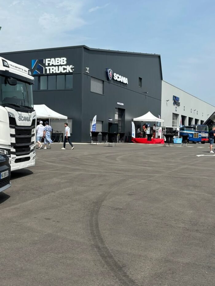 Journée inauguration dans les nouveaux locaux de FABB TRUCK à HAUCONCOURT.
Merci à eux pour l’invitation afin de présenter nos modules VANCUBIC.

 FABB TRUCK
Vancubic