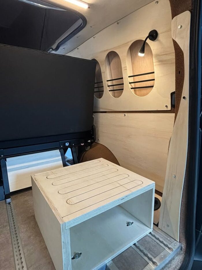 J-2 avant la livraison de ce Peugeot expert fabrication de A à Z par Passion Camper Van